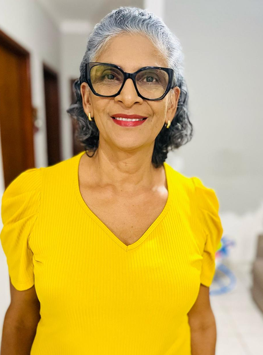 Cláudia Santos GUIMARÃES